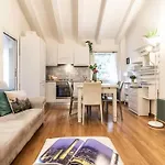 Del Borgo Sweet Home, In The Heart Of The Апартаменты